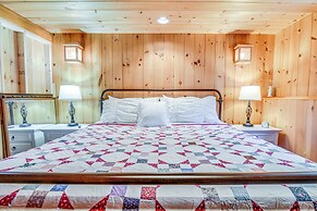 Charming Tamworth Cabin w/ Grill & Fireplace