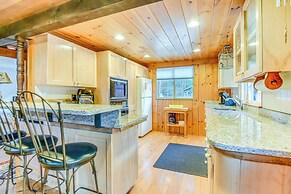 Charming Tamworth Cabin w/ Grill & Fireplace