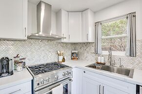 Pet-friendly Oceanside Gem w/ Patio, Walk to Beach