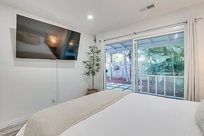 Pet-friendly Oceanside Gem w/ Patio, Walk to Beach