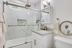 Pet-friendly Oceanside Gem w/ Patio, Walk to Beach