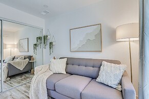 Pet-friendly Oceanside Gem w/ Patio, Walk to Beach