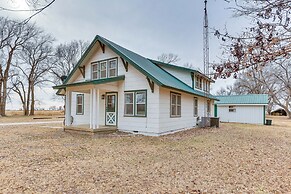 Comanche County Home Near Hunting & Fishing!