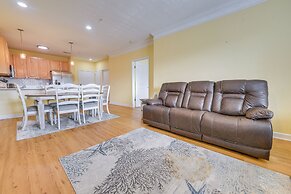 Lovely Calabash Condo w/ Balcony, 11 Mi to Beach!