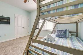 Lovely Calabash Condo w/ Balcony, 11 Mi to Beach!