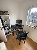 Vibrant & Funky 1BD Flat - 12 Mins to Stratford!