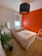 Vibrant & Funky 1BD Flat - 12 Mins to Stratford!