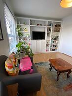 Vibrant & Funky 1BD Flat - 12 Mins to Stratford!