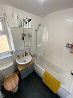 Vibrant & Funky 1BD Flat - 12 Mins to Stratford!