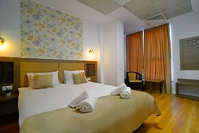 Sir Fundeni Hotel