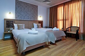 Sir Fundeni Hotel