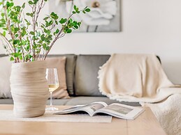 Sanders Florida - Nimble 1-bdr Apt w Sea View