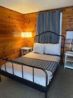 Crest Lodge Historic Mountain Inn