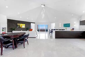 4-bed Villa, Pool, Parking