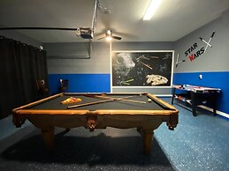 Spacious 5bd Pool Hm Spa Gm Watersong -256ys 5 Bedroom Home by RedAwni