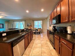 Spacious 5bd Pool Hm Spa Gm Watersong -256ys 5 Bedroom Home by RedAwni