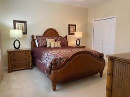 Spacious 5bd Pool Hm Spa Gm Watersong -256ys 5 Bedroom Home by RedAwni