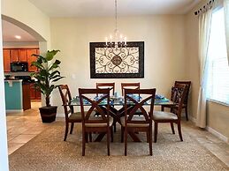 Spacious 5bd Pool Hm Spa Gm Watersong -256ys 5 Bedroom Home by RedAwni