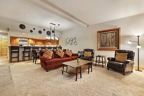 Splendor in the Sierras Timber Ridge 3 Bedroom 3 Condo by RedAwning