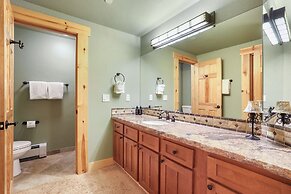 Splendor in the Sierras Timber Ridge 3 Bedroom 3 Condo by RedAwning