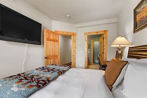 Lavishness at Elevation Timber Ridge 3 Bedroom 3 Condo by RedAwning