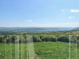 Ysgubor Maen Y Bardd