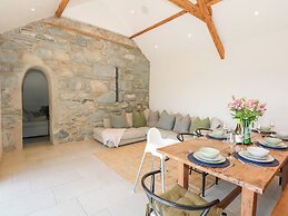 Ysgubor Maen Y Bardd