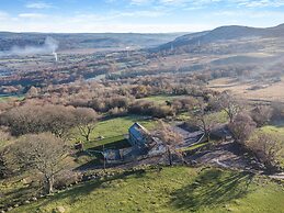 Ysgubor Maen Y Bardd