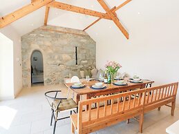 Ysgubor Maen Y Bardd