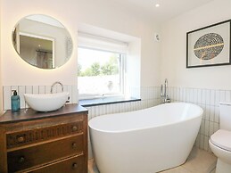 Ysgubor Maen Y Bardd