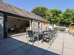 Ysgubor Maen Y Bardd