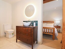 Ysgubor Maen Y Bardd