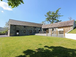 Ysgubor Maen Y Bardd