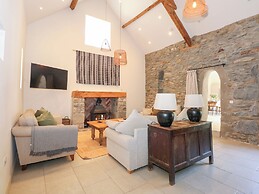 Ysgubor Maen Y Bardd