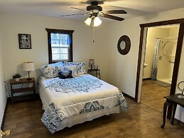 Dragonfly Meadows Guesthouse