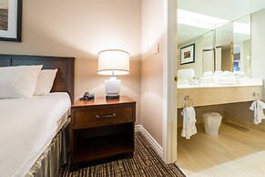 Horseshoe Valley Suites - The Azure