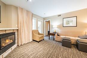 Horseshoe Valley Suites - The Azure