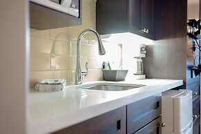 Horseshoe Valley Suites - The Azure