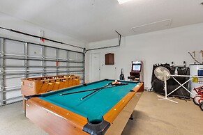 2 Suites, 1 King, 5 Beds: Pool. Games Room #810