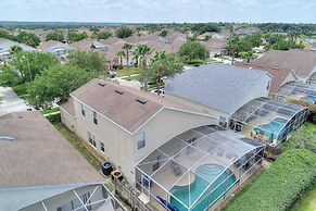 2 Suites, 1 King, 5 Beds: Pool. Games Room #810