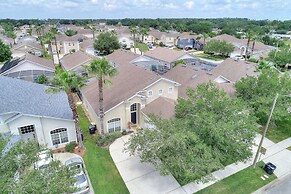 2 Suites, 1 King, 5 Beds: Pool. Games Room #810