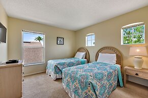 2 Suites, 1 King, 5 Beds: Pool. Games Room #810