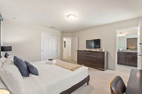 Summer Solstice @ Windsor Westside by Shine Villas #114