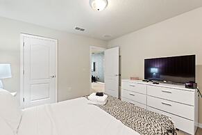 Summer Solstice @ Windsor Westside by Shine Villas #114