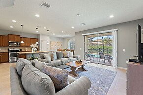 Blissful Haven @ Windsor Westside by Shine Villas 995