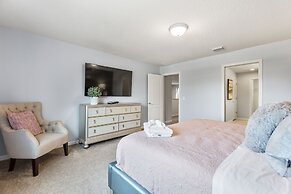 Blissful Haven @ Windsor Westside by Shine Villas 995