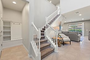 Blissful Haven @ Windsor Westside by Shine Villas 995