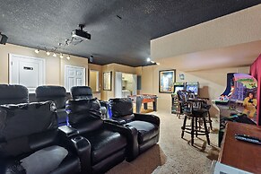 Funcation at Windsor Hills by Shine Villas Sleeps up to 12