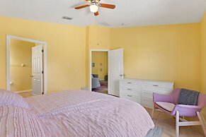 Gilded Parasol by Shine Villas Remington Golf 420