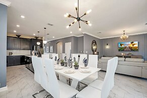 Fantasia @ Storey Lake by Shine Villas #408